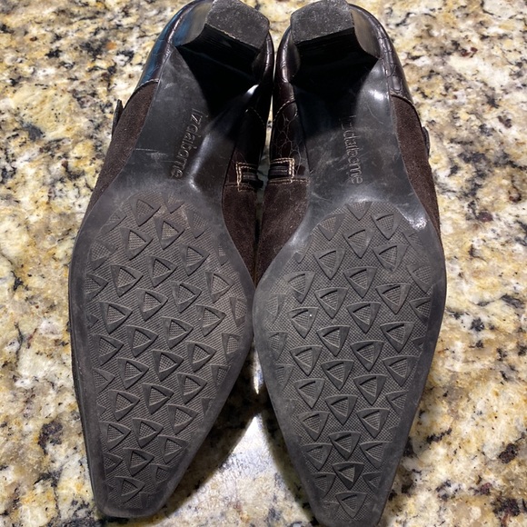 Liz Claiborne brown bootie  with buckle in size 6 1/2. - Picture 8 of 10